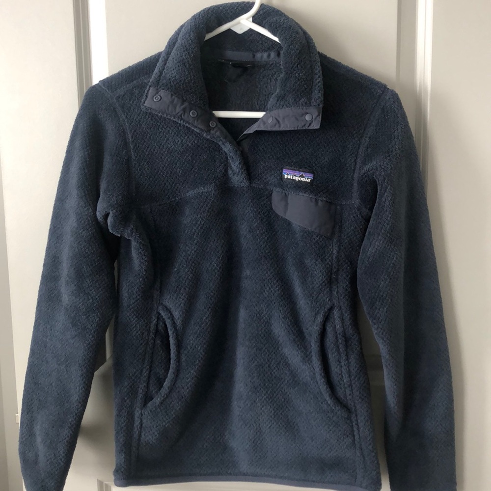 Navy blue Patagonia 🦋